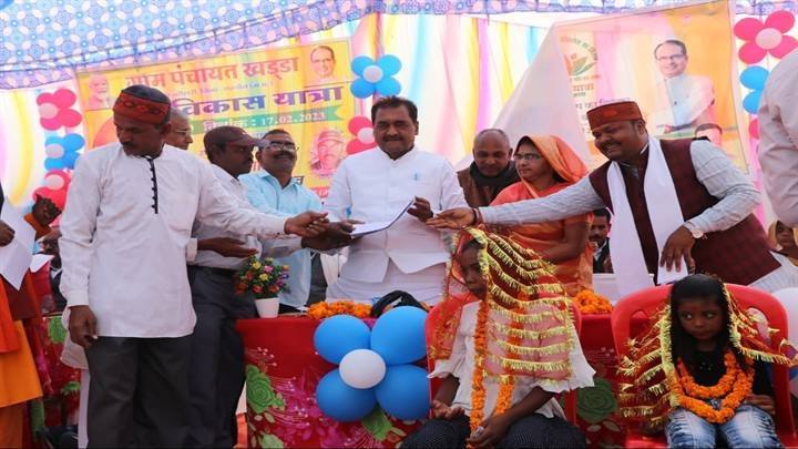 जन-कल्याणकारी योजनाओं की जानकारी देना और लाभान्वित करना विकास यात्रा का उद्देश्य